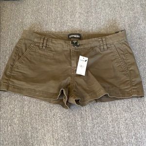 Express | low rise olive green shorts NWT Size 2